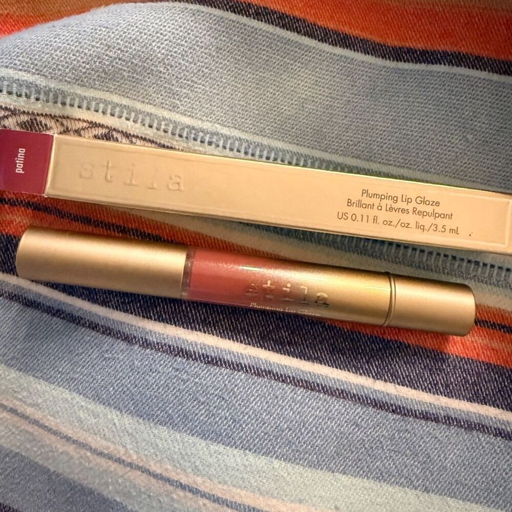 NIB stila Plumping Lip Glaze in Patina